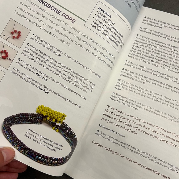 More Seed Bead Stitching Creative Variati by Beth Stone Paperback Art Accesories - Picture 4 of 5